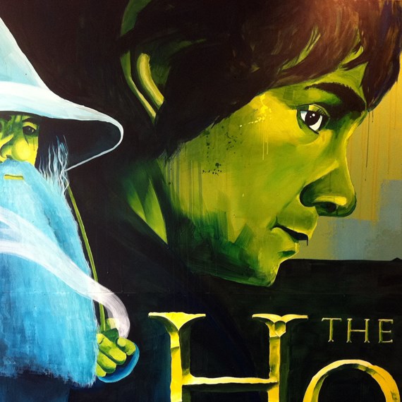 Muurschildering_Warner_Bros_The_Hobbit_by_Shon_Price_-_Bilbo_and_Gandalf.jpg