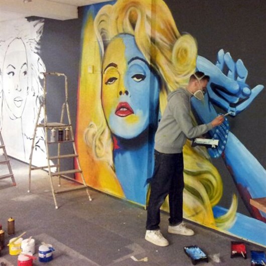 Shon_Price_Ambachtelijk_Graficus_Dans_Design_Muurschildering_Painting_WIP_Madonna.jpg