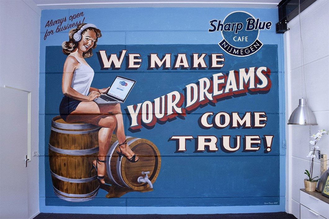 Shon_Price_Muurschildering_Wall_Painting_Signpainting_Pinup_Girl_LookinSharp_Bluenotion_10.jpg