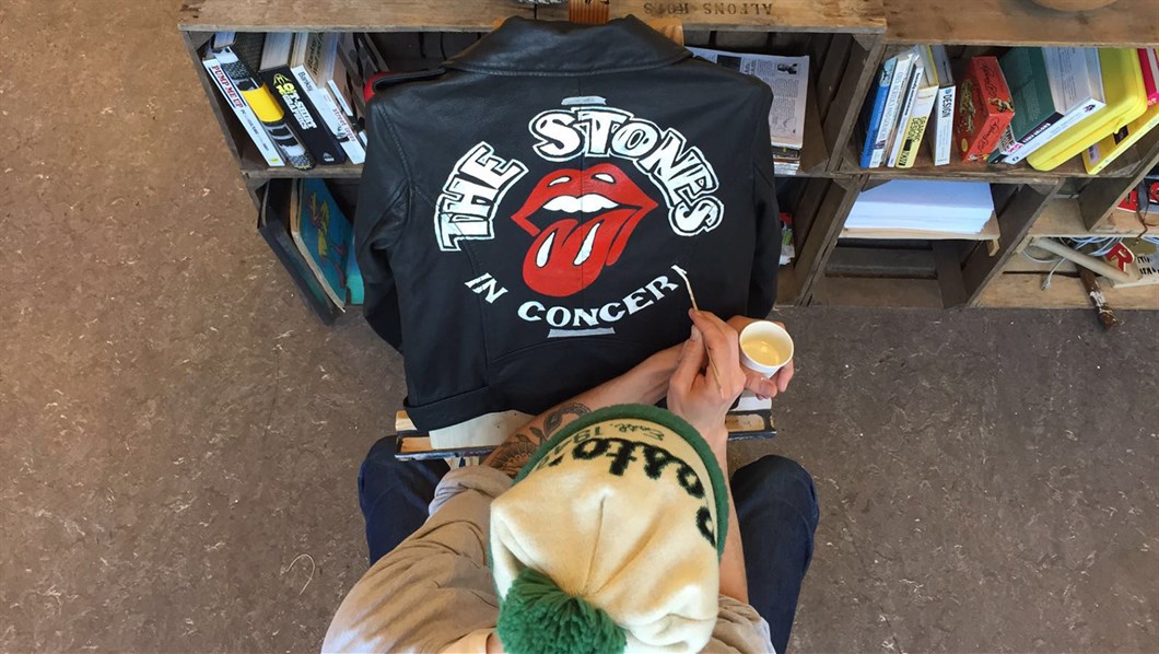 Shon_Price_The_Rolling_Stones_Handpainted_Jacket_In_Concert_WIP.jpg