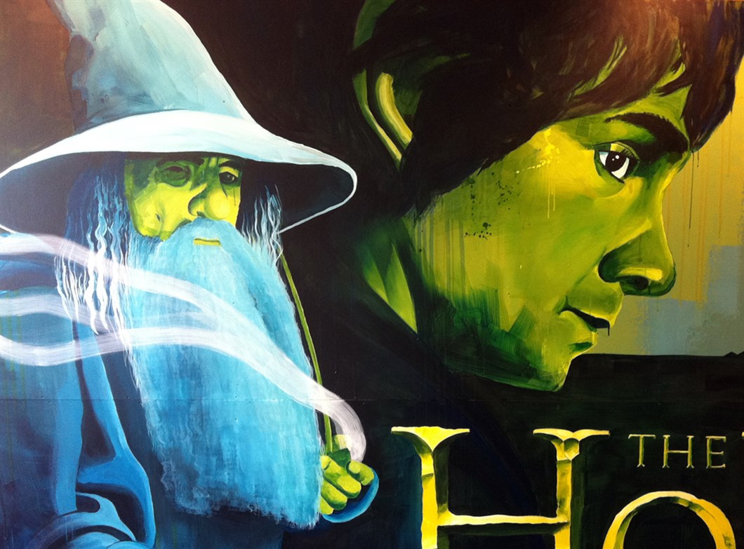 Muurschildering_Warner_Bros_The_Hobbit_by_Shon_Price_-_Gandalf_-_Bilbo.jpg